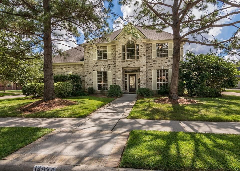 A custom home by The Mitchell Company, one of Bay Oaks original builders. Roof replaced 2017, Hardi Plank trim, upstairs AC 2019, down stairs AC 2015