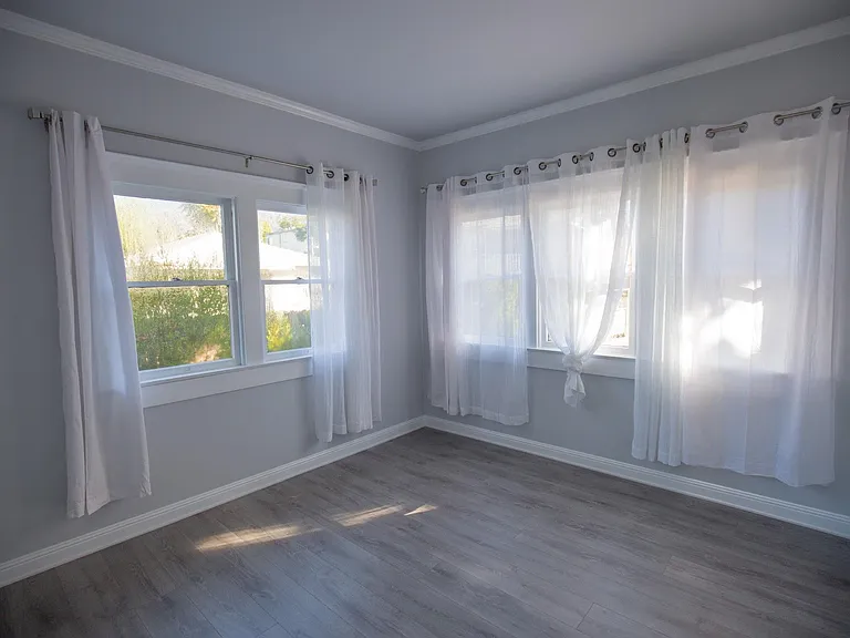 652 N Marengo Ave #102 — Photo 10