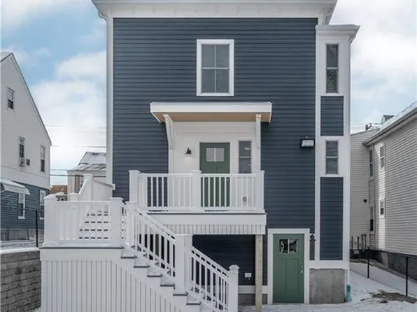 12 Hood St, Central Falls, RI 02863