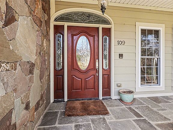 4th image of 109 Oak Crest Cir