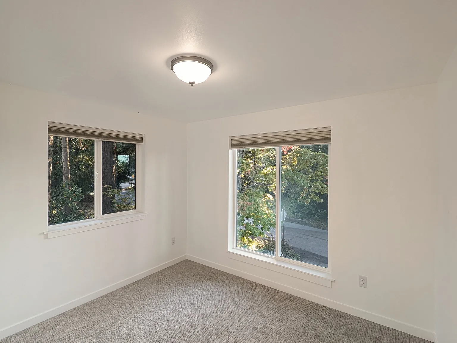 4 bed, 890 sqft, $2,600 — Photo 4