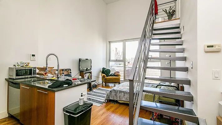 Rented by Nooklyn NYC LLC | media 21