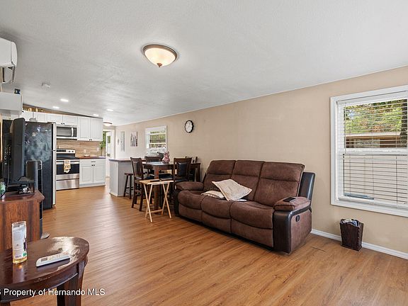5th image of 237 Monroe Ave