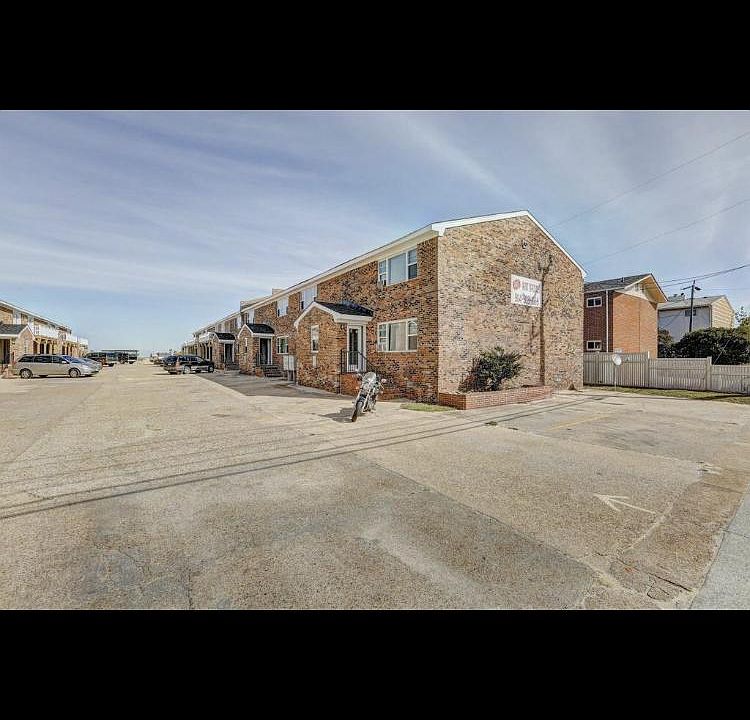 1st image of 946 W Ocean View Ave #6