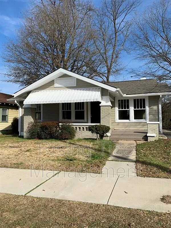 3 bed, 2.0 bath, 1032 sqft, $995 — Photo 1