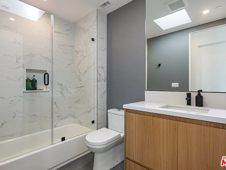 1037 Palms Blvd — Photo 34
