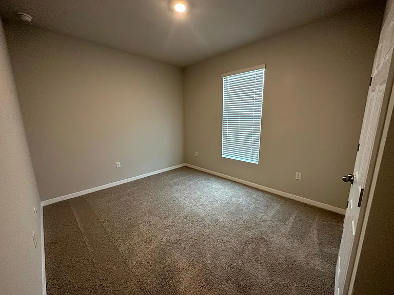 826 Friendship Cir — Photo 15