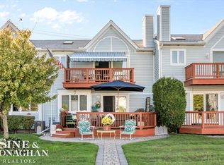 102 Kenyon Rd, Algonac, MI 48001