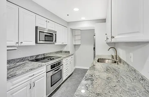 357 Commercial St Photo 1