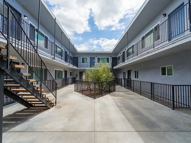 10374 Long Beach Blvd #K — Photo 7