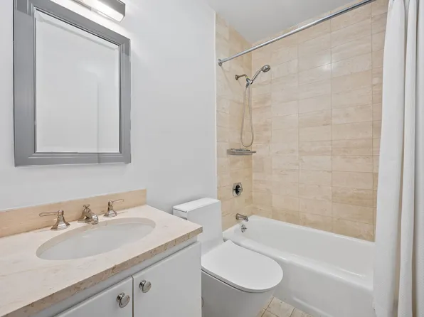 200 East 61st Street image 14 of 17