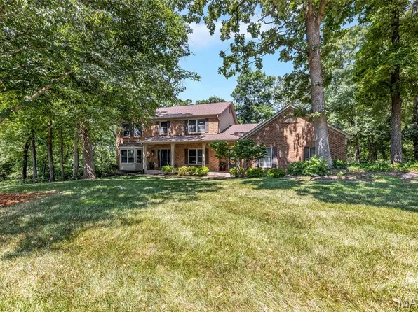 16517 Lancaster Estates Dr, Grover, MO 63040