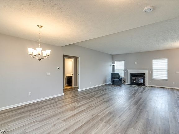 4th image of 6667 Leestone Ave NE