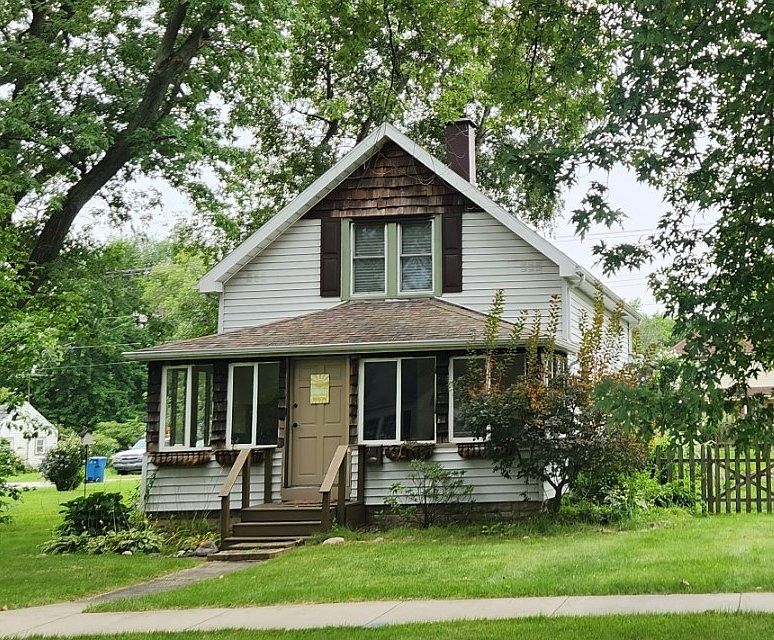 2nd image of 214 S 8th St