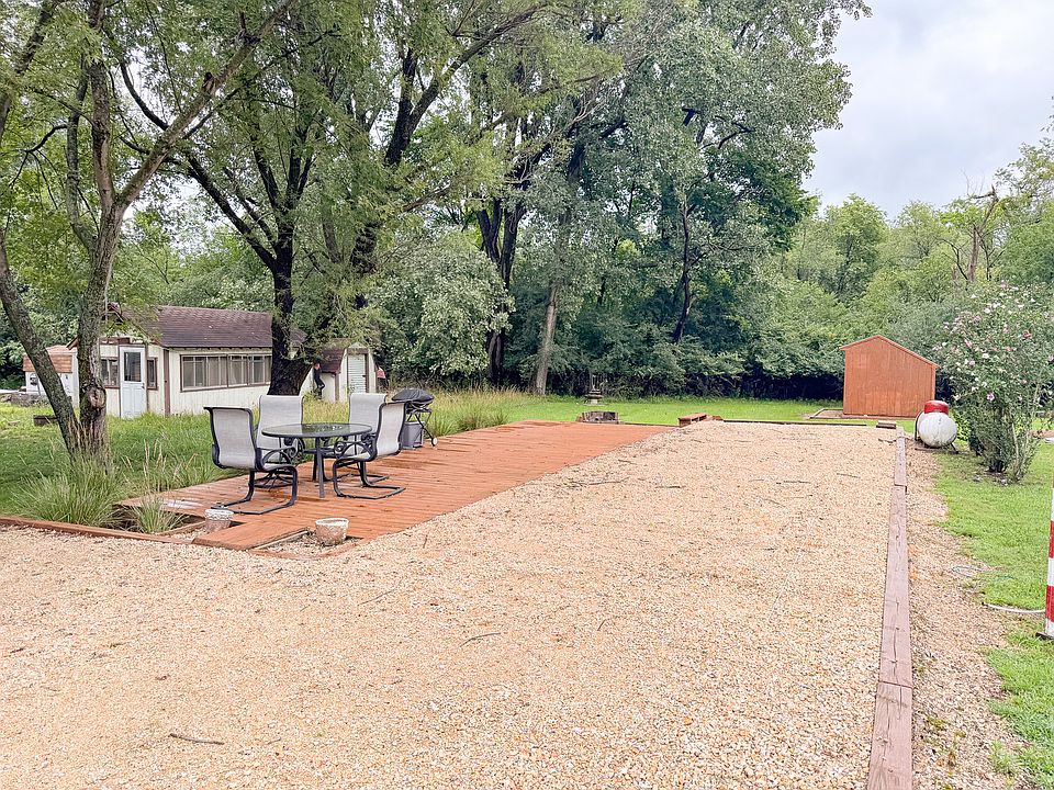 1st image of 29/305 Woodhaven Dr E