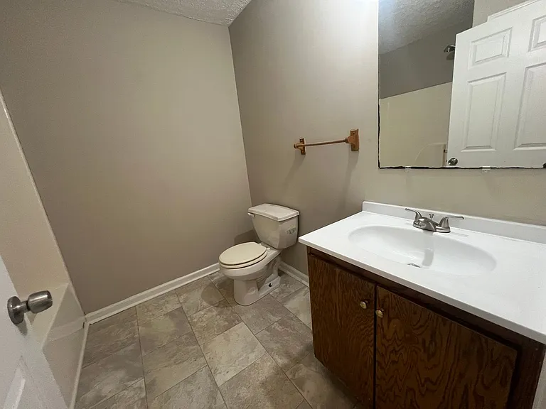 411 Pepper St — Photo 7