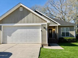 102 Smith St, Petal, MS 39465