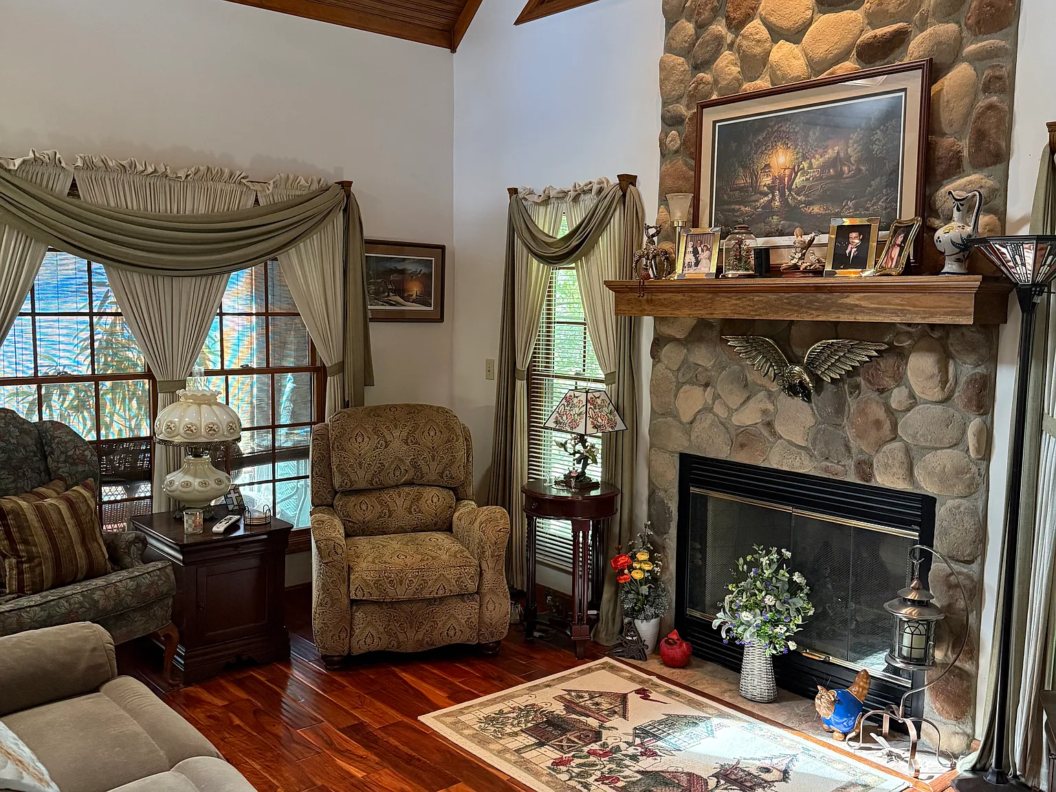 1 bed, 1100 sqft, $1,700 — Photo 3