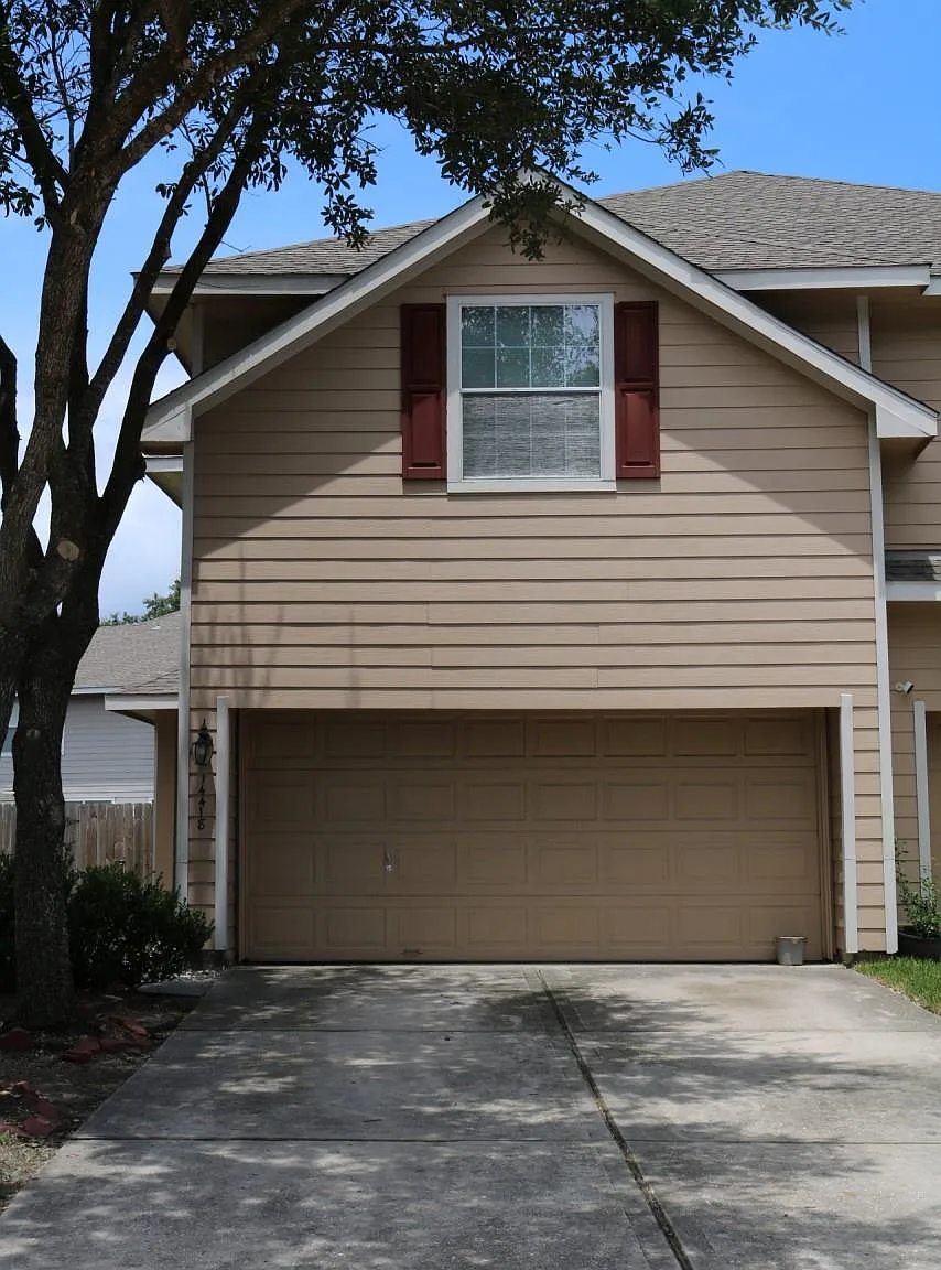 3 bed, 2.5 bath, 1687 sqft, $1,675 — Photo 1