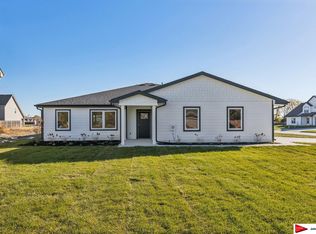1205 S Lakewood St, Valley, NE 68064