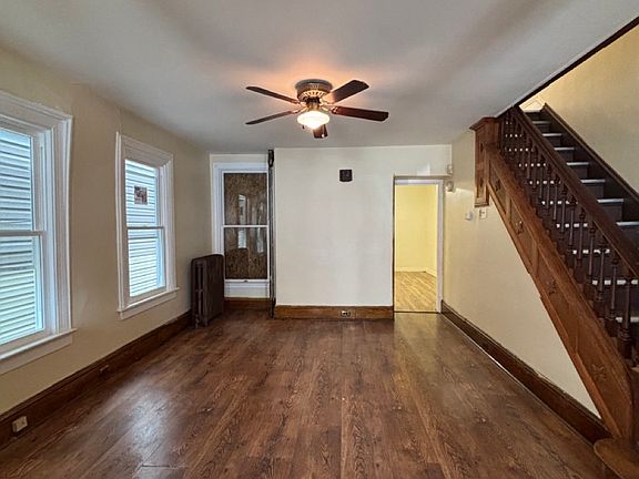 3rd image of 409 Elmer St
