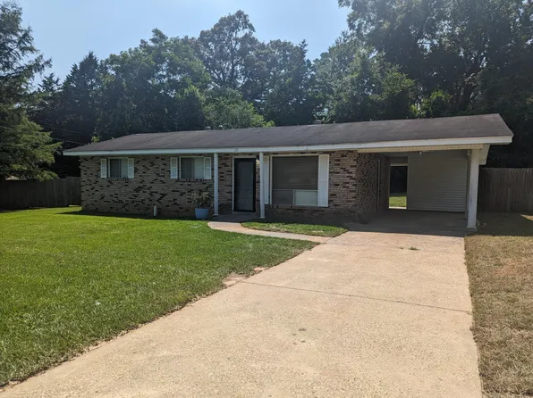 121 Norman Dr, Petal, MS 39465