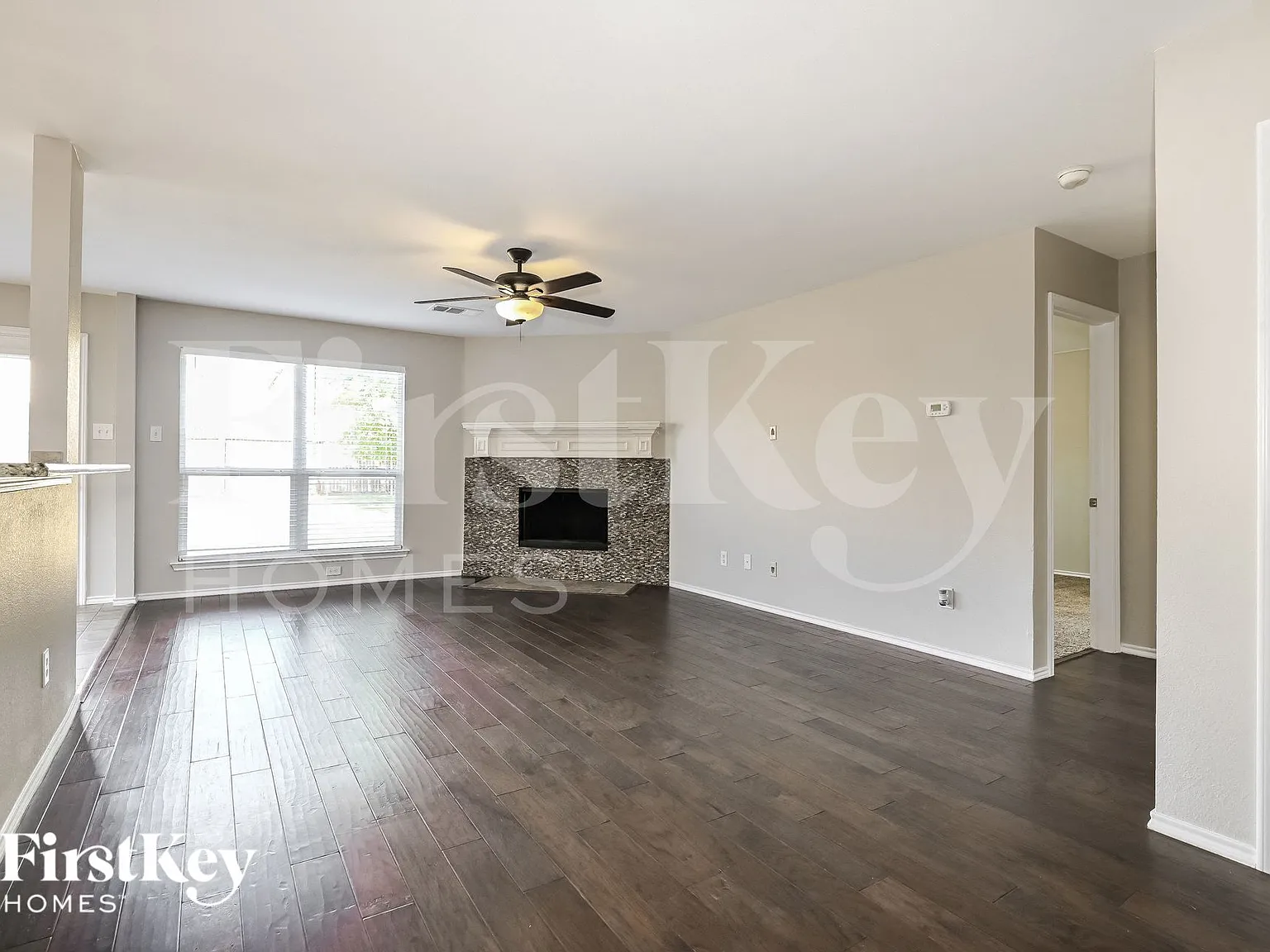 4 bed, 2.5 bath, 2355 sqft, $2,965 — Photo 3