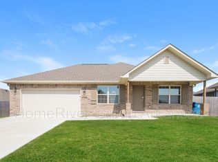 813 Vista St, Gentry, AR 72734