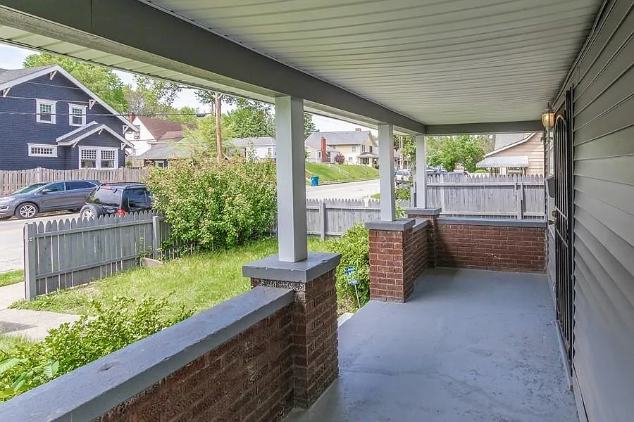 3 bed, 1.5 bath, 1400 sqft, $1,700 — Photo 4
