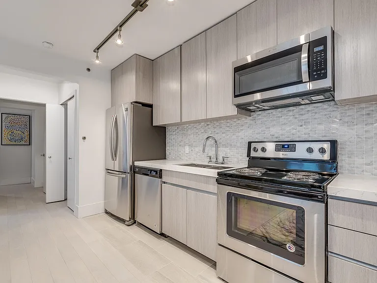 1425 Haro St #202 — Photo 9