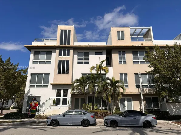 10471 NW 66th St, Doral, FL 33178