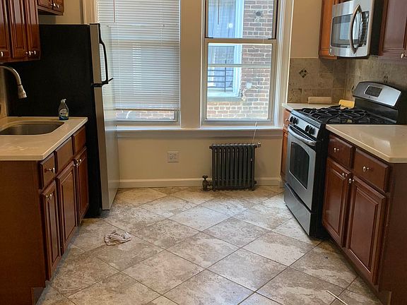 4th image of 3038 14th St Ste 1
