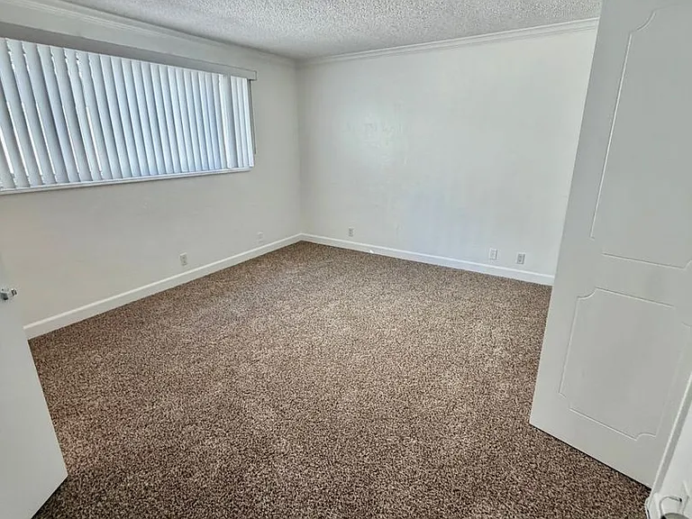 332 Culver Boulevard 363 Pershing — Photo 31