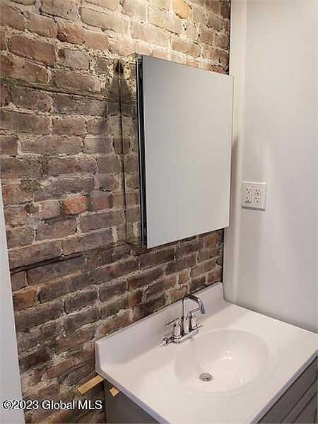 3rd image of 103 Masten Avenue