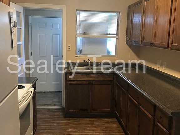 2nd image of 124 W 4th Ave