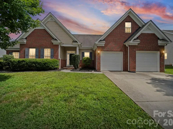 10111 Trailmoor Rd, Charlotte, NC 28278