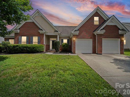 10111 Trailmoor Rd, Charlotte, NC 28278