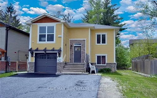 222 Phillips St #UPPER Photo 1