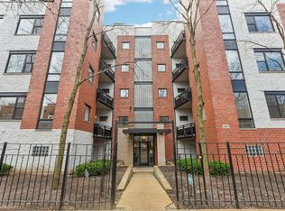 2317 W Wolfram St APT 211, Chicago, IL 60618
