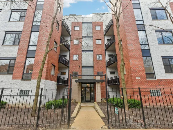 2317 W Wolfram St APT 211, Chicago, IL 60618