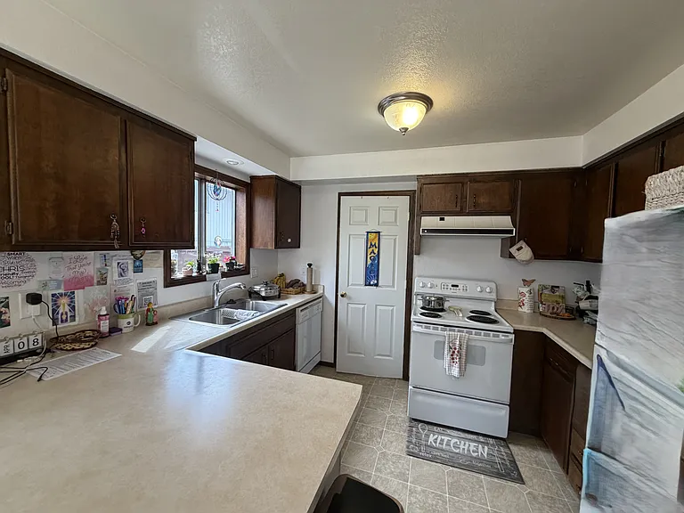 814 Carmen Dr #C — Photo 3