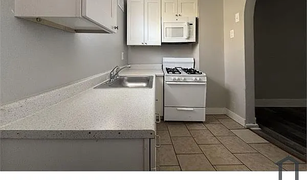 235 N Avondale St — Photo 6