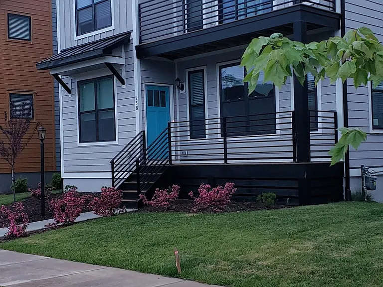 958 Belvedere Blvd — Photo 1