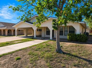 815 W 6th St, Del Rio, TX 78840