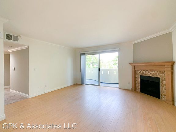 3rd image of 3839 Motor Ave #10085992