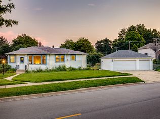225 E Parkside Ave, Lombard, IL 60148
