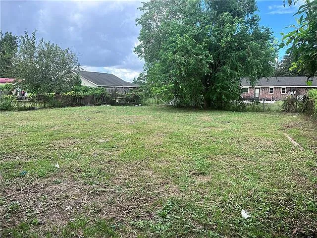 4 bed, 2.0 bath, 1400 sqft, $1,995 — Photo 2