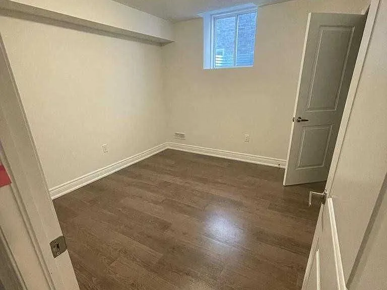 2525 Florentine Pl #BASEMENT — Photo 2