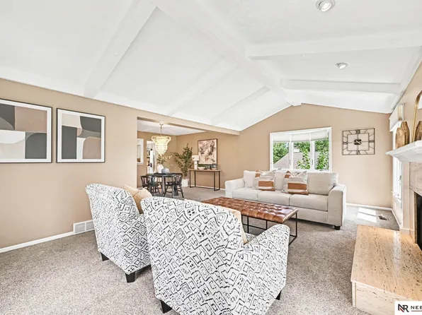 5171 S 150th Plz, Omaha, NE 68137