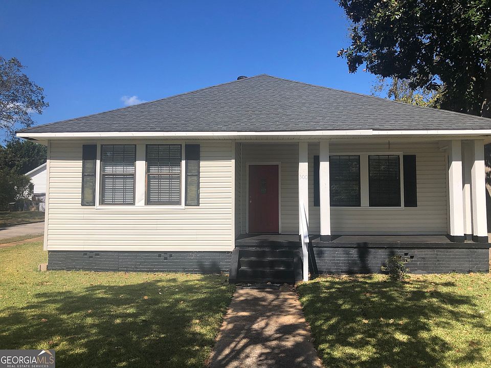 1st image of 300 4th Ave